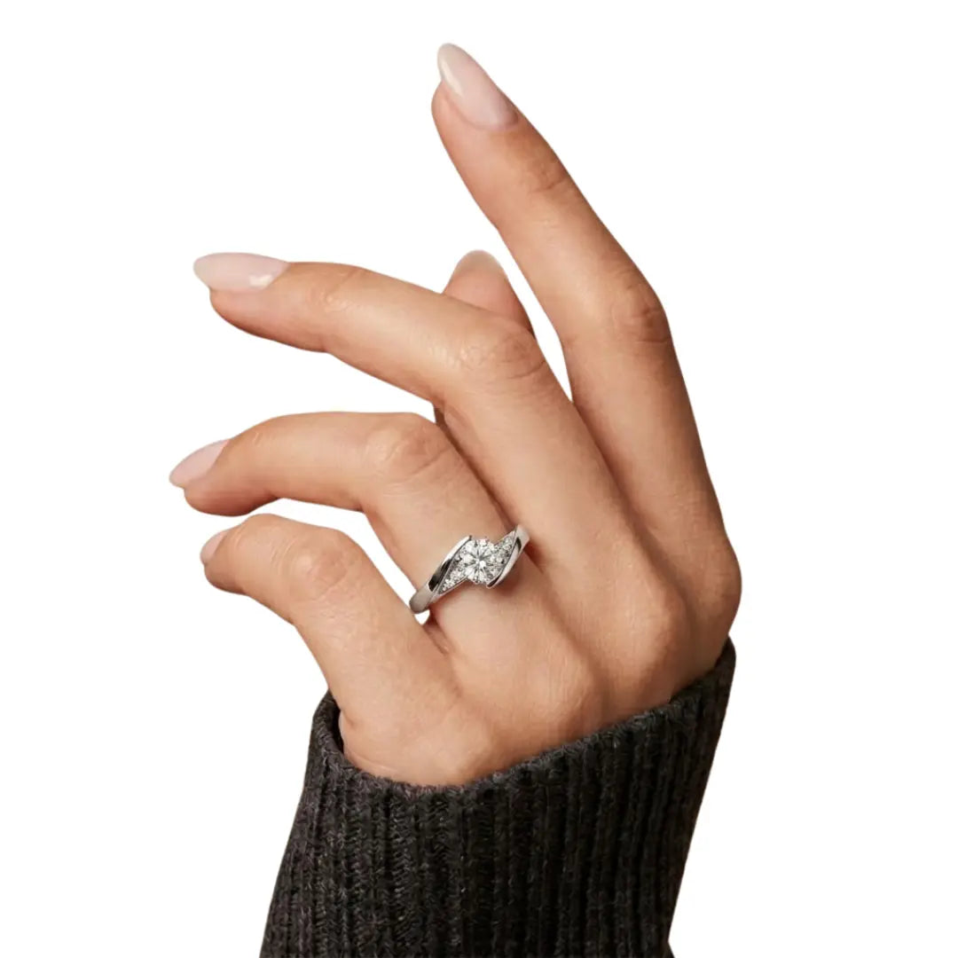 Silver Elegant Bypass Solitaire Ring – Round Cubic Zirconia Statement Ring